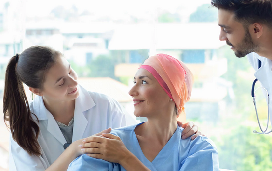 Especialista en cuidados al paciente con cáncer