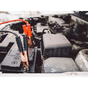 Emagister suma a su oferta de cursos de alta interactividad y flexibilidad de plataforma, el programa en Técnicas Básicas de Electricidad de Vehículos, impartido por CEE Centro Europeo E-learning. Obtén la titulación oficial que combina los conocimientos de todos los aspectos relacionados con la electricidad del vehículo, el cual te permitirá complementar tus conocimientos de electromecánica adquiriendo conocimientos específicos sobre electricidad en la automoción. Conocerás desde el cálculo de unidades, magnitudes, aparatos de medida, baterías, cargadores, sistemas de arranque y bujías. Técnicas Básicas de Electricidad de Vehículos